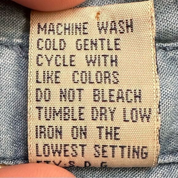 Life Style 100% Tencel Chambray Anchor Quarter Button Top - Picture 10 of 12